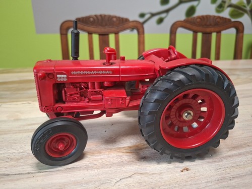Mccormick traktor ertl - mccormick,